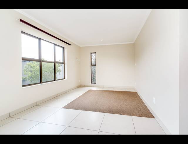 4 BEDROOM HOUSE FOR SALE IN BRYANSTON